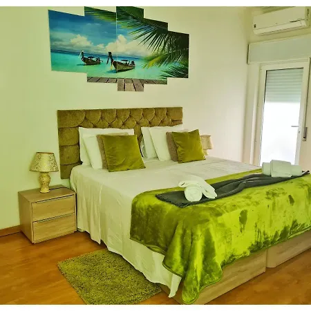 Апартаменти Luxury 3 Bedroom - *