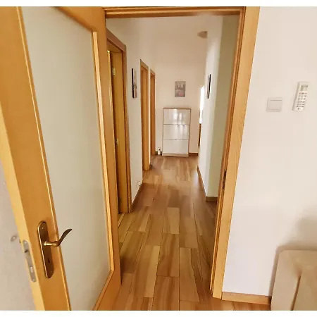 Апартаменти Luxury 3 Bedroom - *