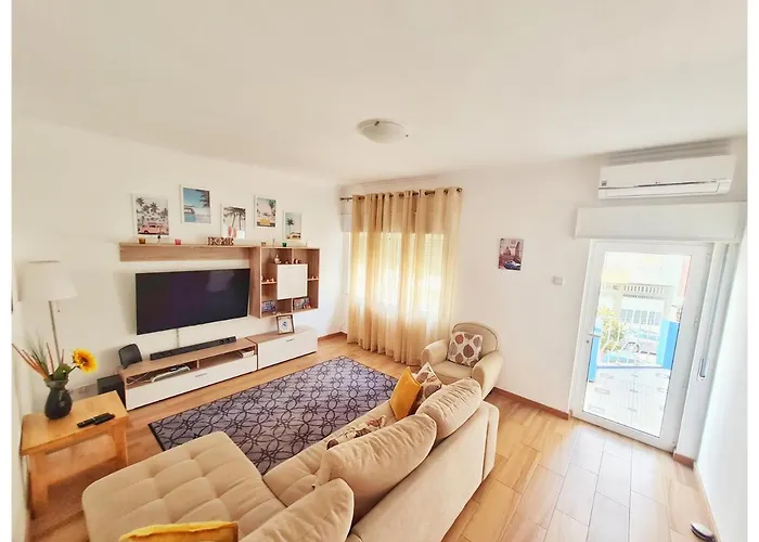 Luxury 3 Bedroom - *