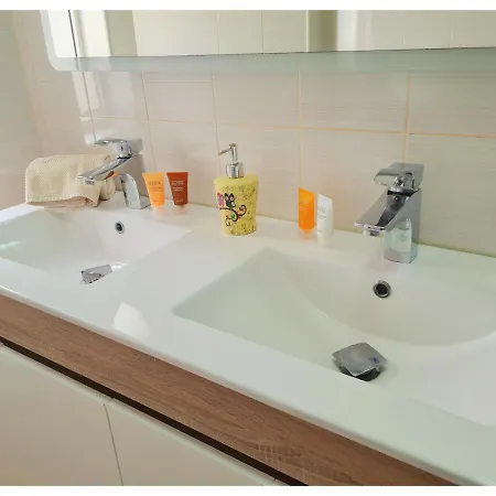 Luxury 3 Bedroom - פורטימאו