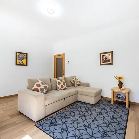 Luxury 3 Bedroom - דירה *