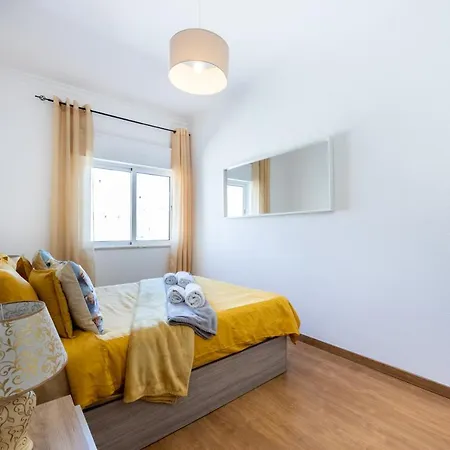 דירה Luxury 3 Bedroom - *
