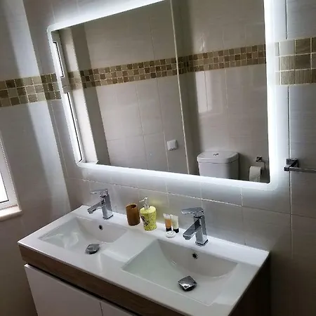Luxury 3 Bedroom - פורטימאו