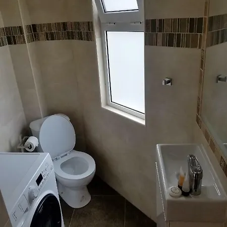 Luxury 3 Bedroom - דירה